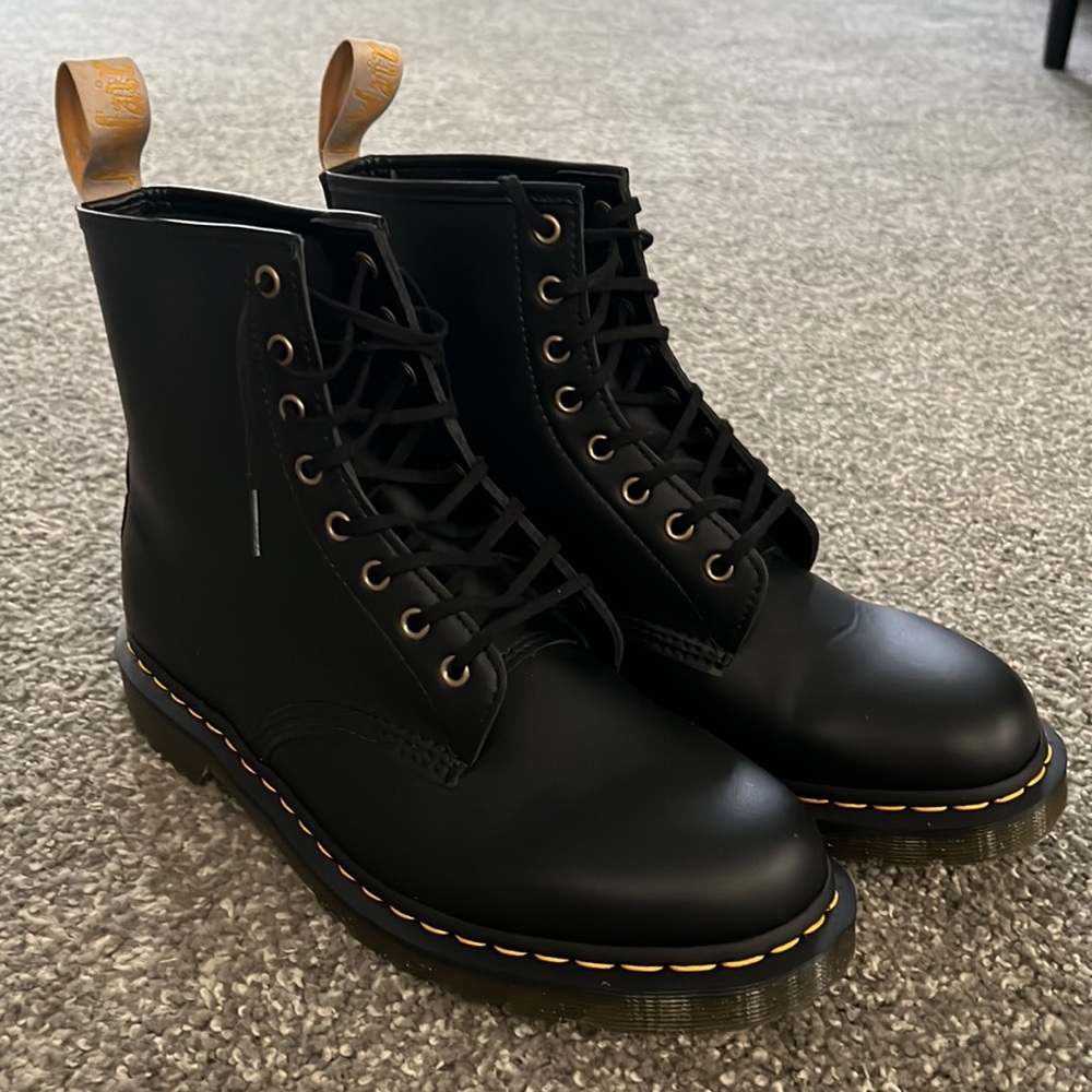 ❗️FINAL❗️ 🆕 Dr. Martens FELIX Unisex Boots 🔴🔴 - Picture 2 of 9